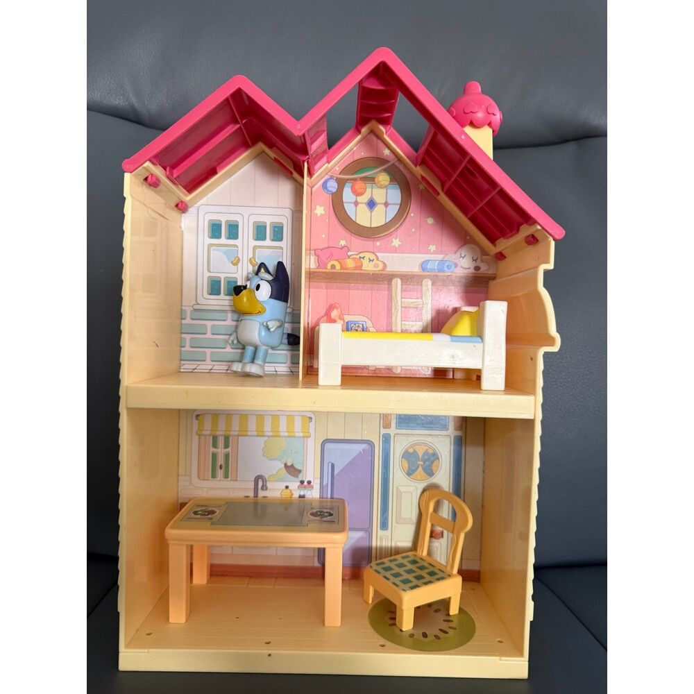 Bluey House Lot- Bluey plus her house and furniture